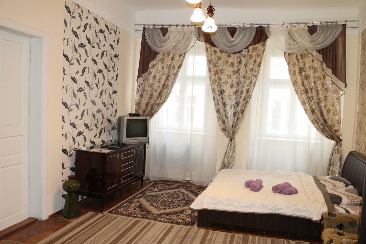 Apartment On Rynok Square Lwów Zewnętrze zdjęcie