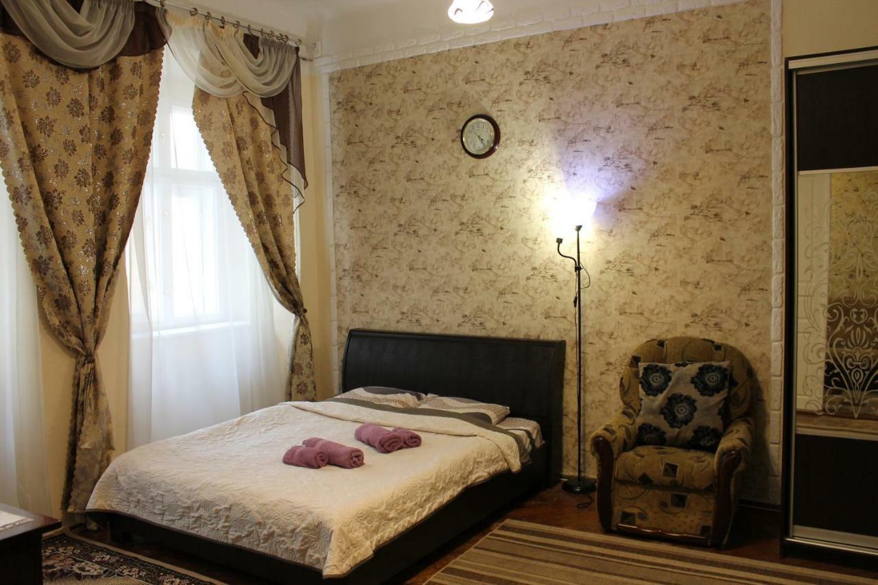 Apartment On Rynok Square Lwów Zewnętrze zdjęcie